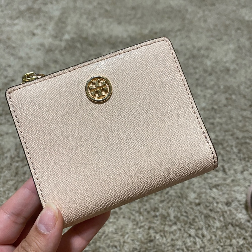Tory Burch mini wallet